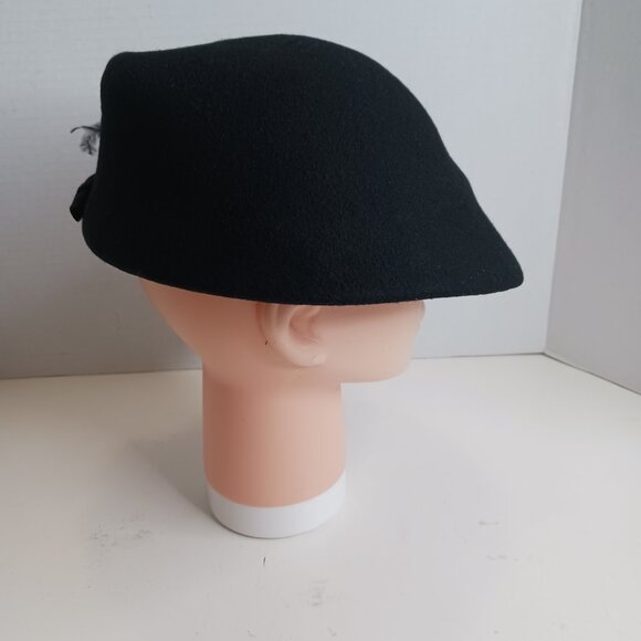 Vintage 1930's Black Gothic Style 100% Wool Cloche Hat with Feathers - Picture 4 of 14